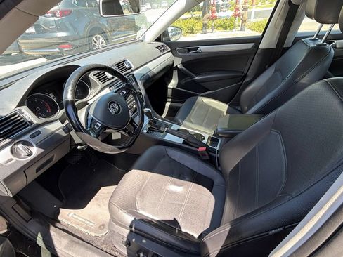 Used 2019 Volkswagen Passat 2.0T Wolfsburg FWD image 3