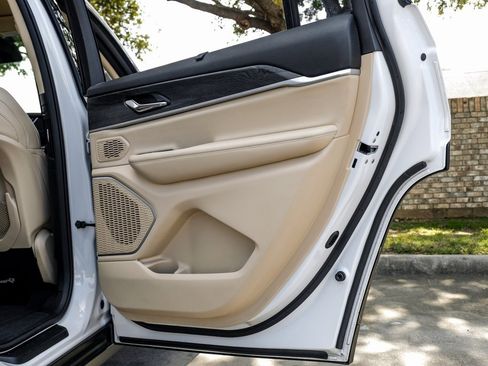 Used 2021 Jeep Grand Cherokee L Limited w/ Luxury Tech Group II image 59