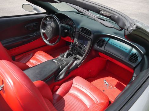 Used 2004 Chevrolet Corvette Convertible w/ Preferred Equipment Group RWD image 66