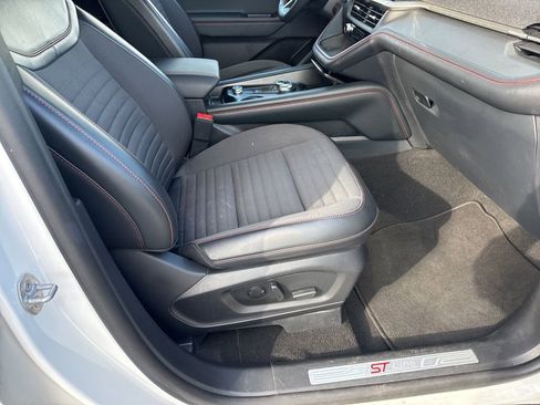 Used 2025 Ford Explorer ST-Line w/ ST-Line Street Pack image 24