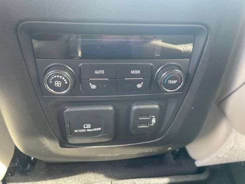 Used 2019 Buick Enclave Premium AWD/4WD image 29