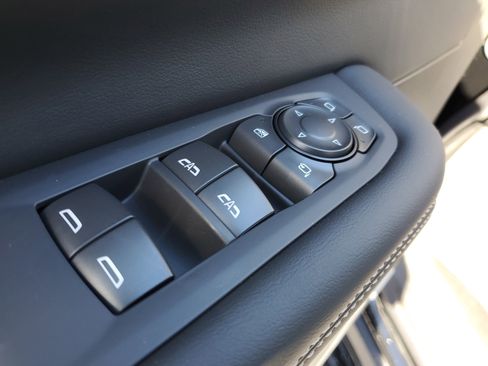 New 2026 GMC Yukon Elevation image 17