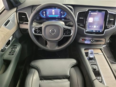 Certified 2024 Volvo XC90 B6 Ultimate w/ Lounge Package image 17