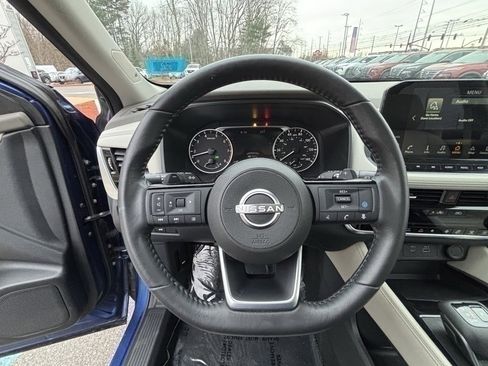 Used 2023 Nissan Rogue SL w/ SL Premium Package image 13