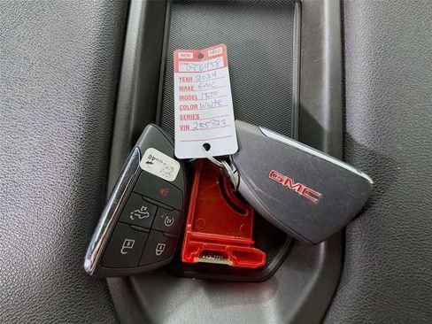 Used 2024 GMC Sierra 1500 Elevation AWD/4WD image 32