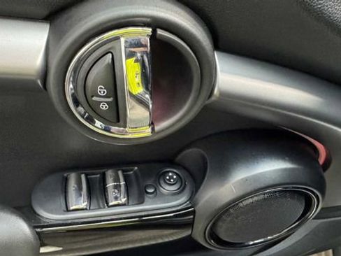 Used 2022 MINI Cooper S image 19