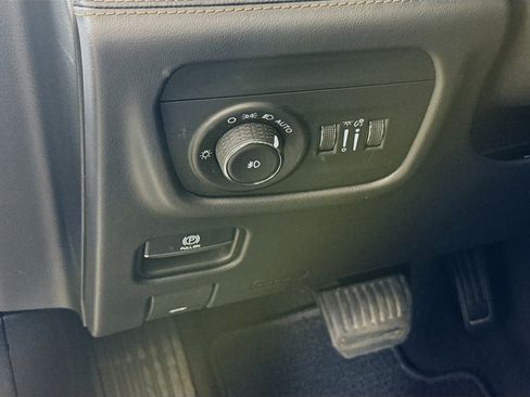 Used 2022 Jeep Grand Cherokee L Summit AWD/4WD image 10