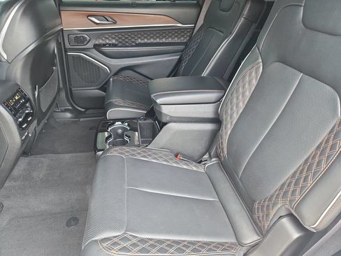Used 2022 Jeep Grand Cherokee L Summit w/ Advanced Protech Group IV AWD/4WD image 14