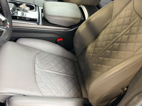 Used 2025 Audi SQ8 Prestige AWD/4WD image 22