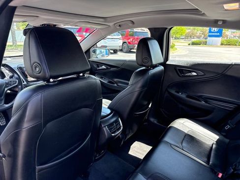 Used 2017 Chevrolet Malibu LT w/ Leather Package FWD image 21
