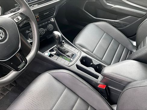 Used 2021 Volkswagen Jetta R-Line FWD image 16