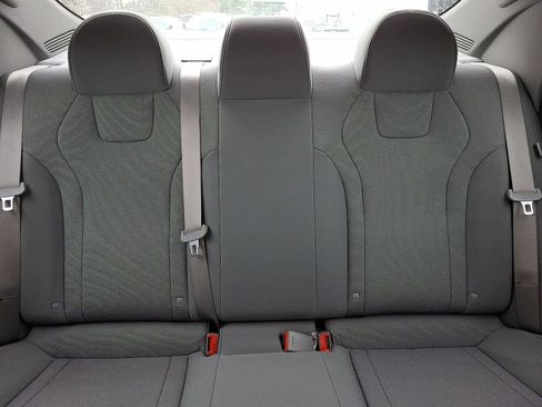 Used 2024 Hyundai Elantra SE image 14