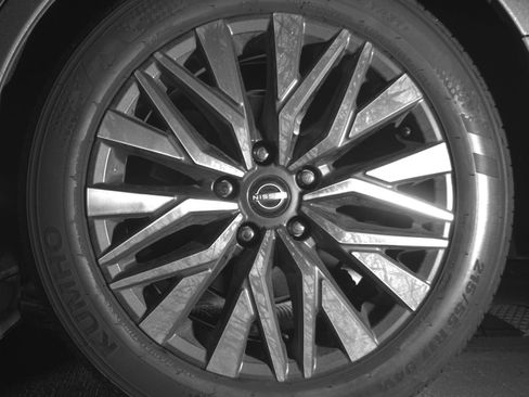 Used 2025 Nissan Altima 2.5 SV FWD image 14