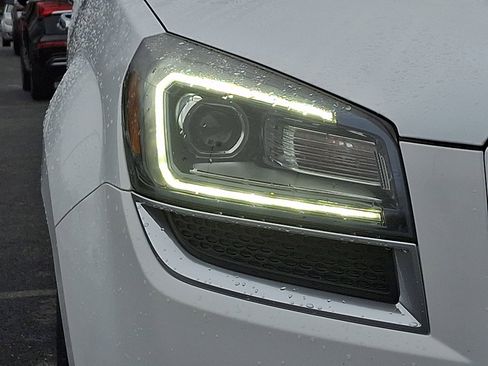 Used 2017 GMC Acadia Limited SLT AWD/4WD image 9
