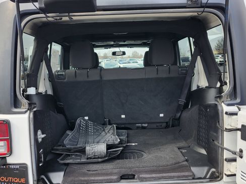 Used 2017 Jeep Wrangler Unlimited Sport image 19