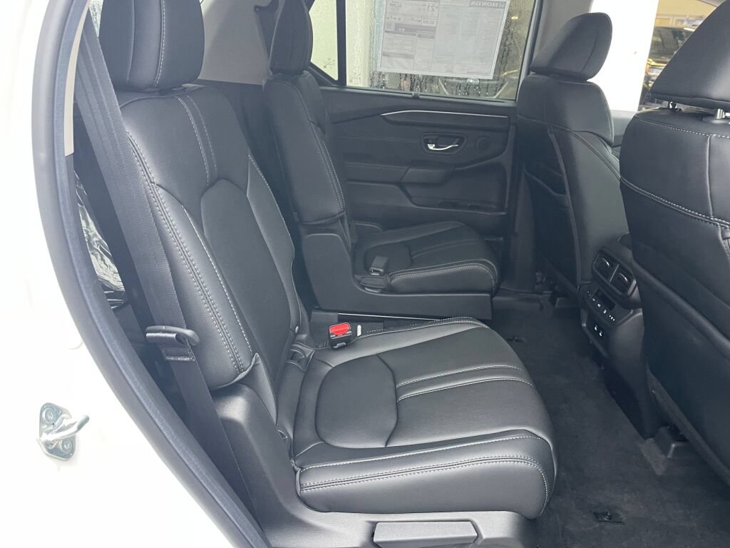 New 2026 Honda Pilot Touring image 23
