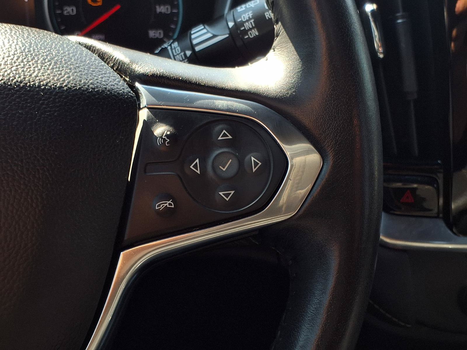 Used 2022 Chevrolet Traverse LT w/ LT Premium Package FWD image 18