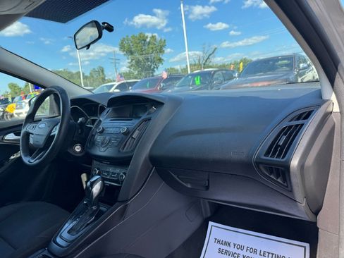 Used 2015 Ford Focus SE FWD image 19