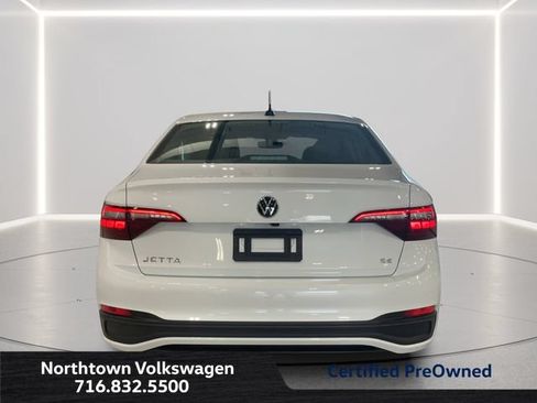 Certified 2023 Volkswagen Jetta SE w/ Panoramic Sunroof Package FWD image 4