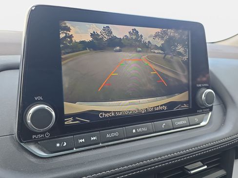 Used 2023 Nissan Rogue SV FWD image 21