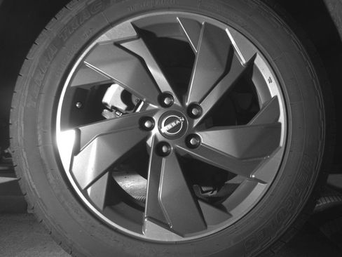 Used 2025 Nissan Rogue SV FWD image 15