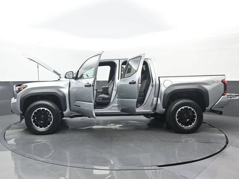 Used 2026 Toyota Tacoma TRD Off-Road AWD/4WD image 31