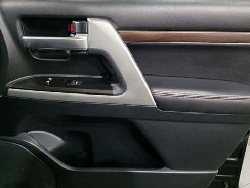 Used 2021 Toyota Land Cruiser Heritage Edition image 13