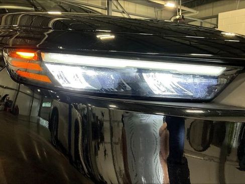 Used 2023 Honda Accord EX image 32