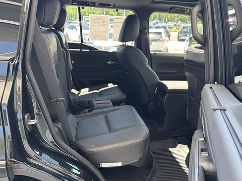 Used 2025 Lexus GX 550 w/ Cold Area Package AWD/4WD image 13