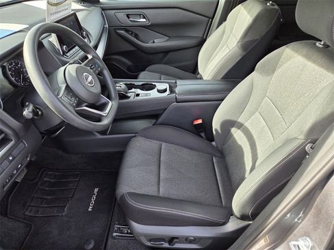 Used 2024 Nissan Rogue SV image 7