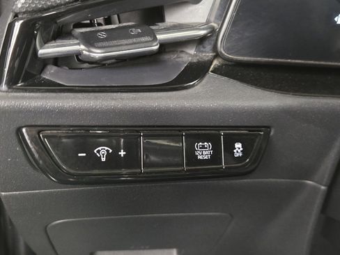 Used 2023 Kia Niro EX image 19