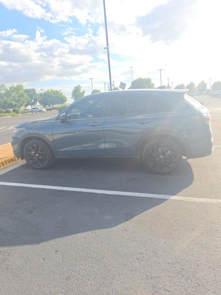 Used 2025 Honda HR-V Sport image 1