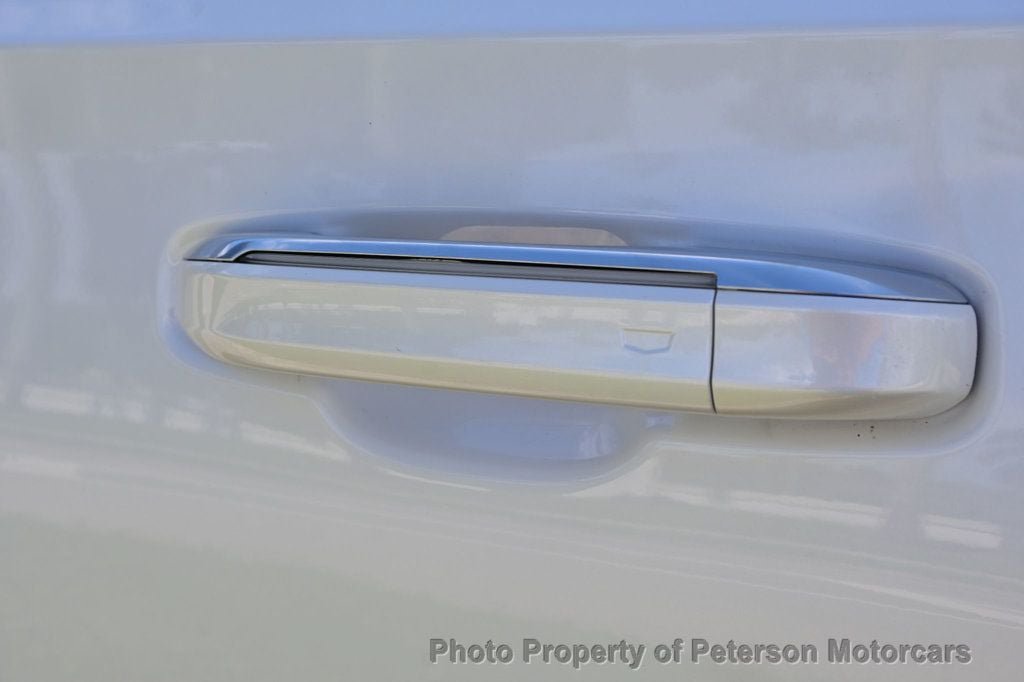 Used 2021 Cadillac Escalade Premium Luxury RWD image 13