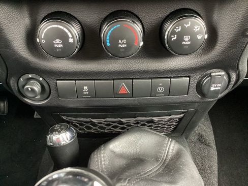 Used 2017 Jeep Wrangler Unlimited Rubicon w/ Max Tow Package image 20