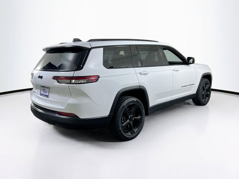Used 2023 Jeep Grand Cherokee L Laredo image 5