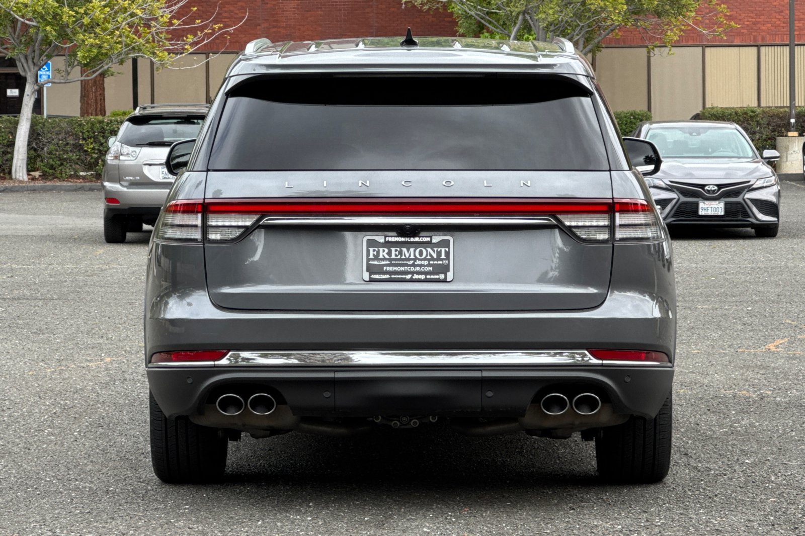 Used 2023 Lincoln Aviator Reserve w/ Equipment Group 201A RWD image 4