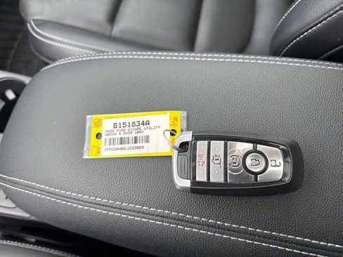 Used 2020 Ford Escape SEL image 27