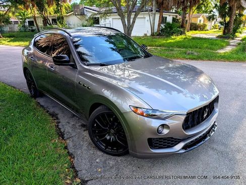 Used 2021 Maserati Levante AWD/4WD image 15