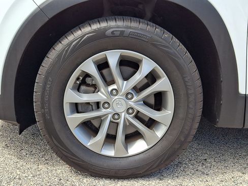Used 2019 Hyundai Santa Fe SEL FWD image 8