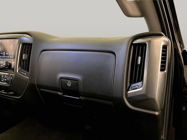 Used 2018 Chevrolet Silverado 1500 LT AWD/4WD image 16