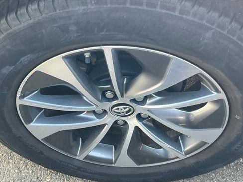 Certified 2018 Toyota RAV4 XLE image 14