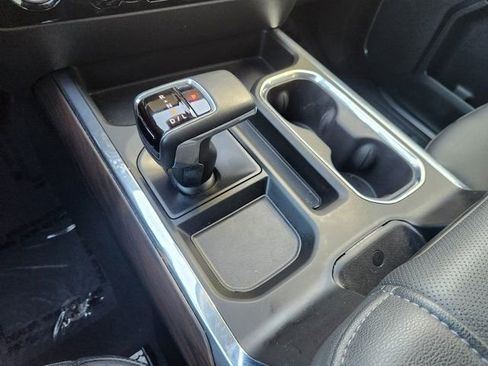 Used 2024 GMC Sierra 1500 SLT image 23