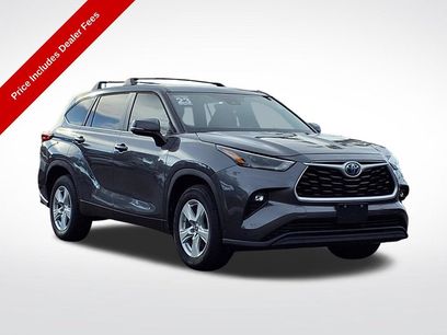 Used 2023 Toyota Highlander LE