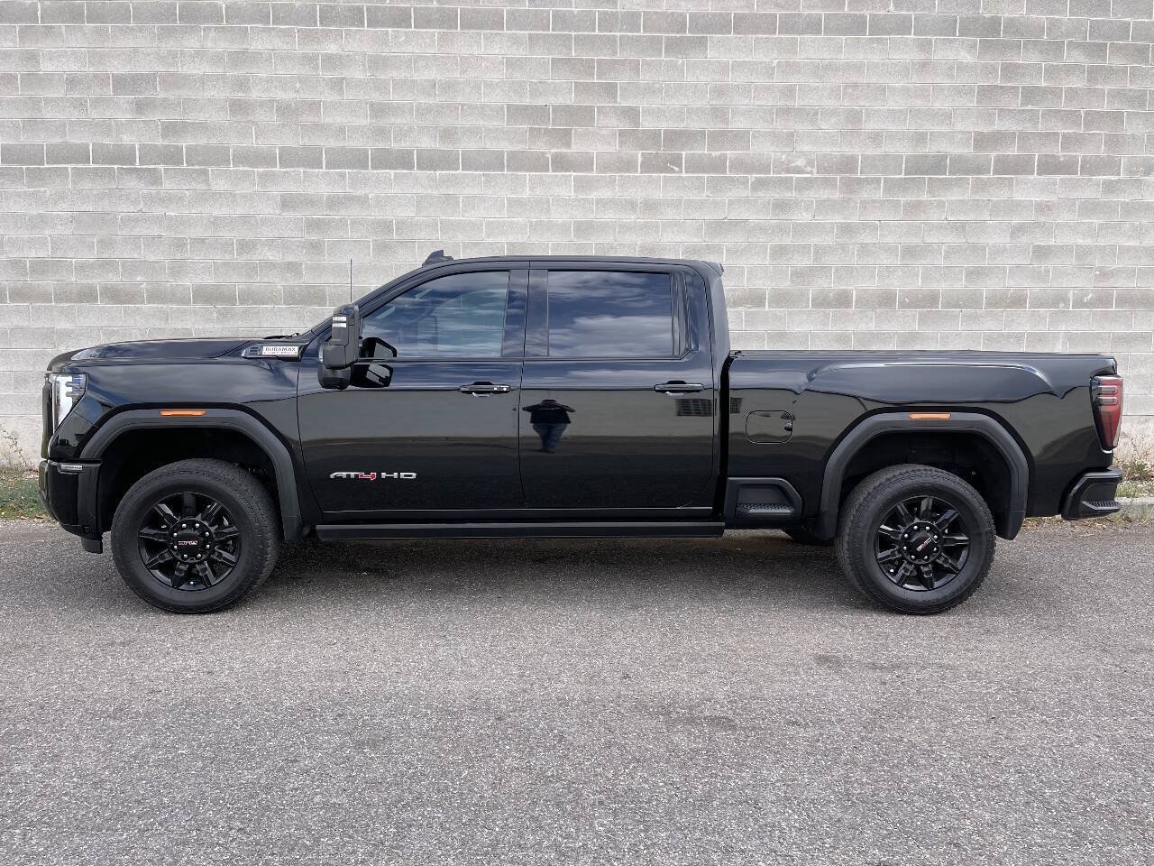 Used 2024 GMC Sierra 3500 AT4 w/ AT4 Premium Plus Package AWD/4WD image 11