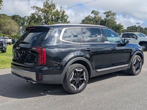 Used 2025 Kia Telluride S FWD image 4