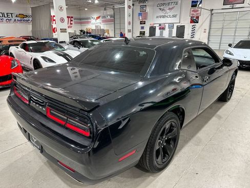 Used 2020 Dodge Challenger SXT RWD image 23