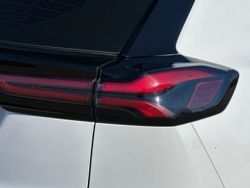 Used 2022 Chevrolet Bolt EUV Premier w/ Super Cruise Package image 48