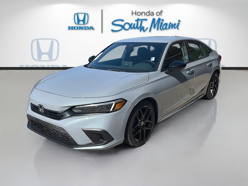 Used 2023 Honda Civic Sport image 3