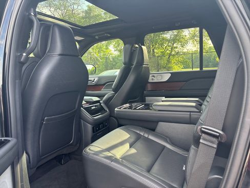 Certified 2023 Lincoln Navigator Reserve AWD/4WD image 13