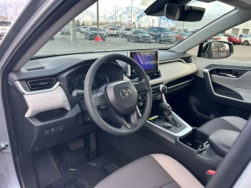 Used 2025 Toyota RAV4 XLE image 10